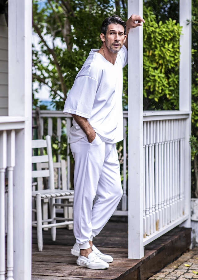 S/S BIG V-NECK |1PIU1UGUALE3(ウノ ピゥ ウノ ウグァーレ トレ